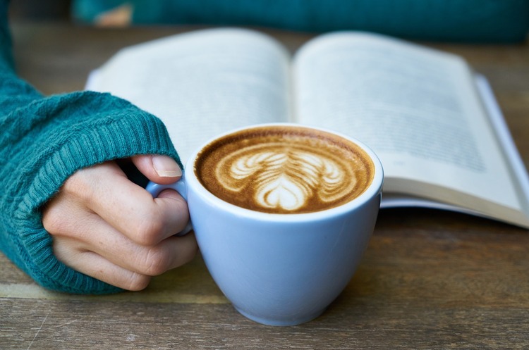 Menyisipkan Kehangatan Kecil di Tengah Kesibukan